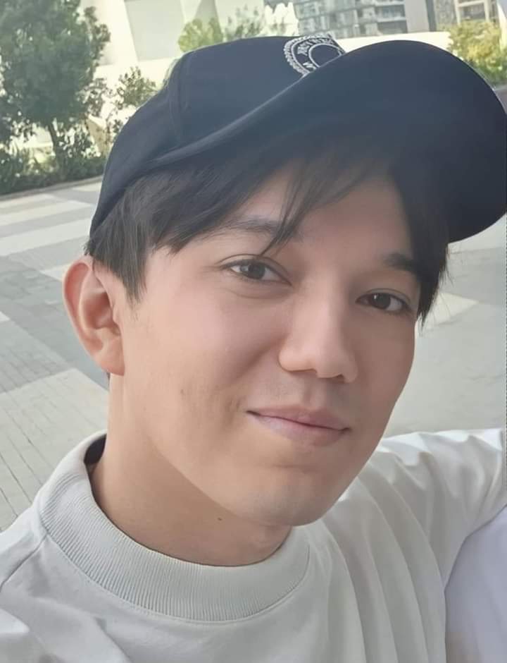 Abellan2Abellan's tweet photo. Ya está finalizando el fin de semana y asido un finde bastante caluroso pero muy armonioso escuchando a @dimash_official que siempre me trasmite una paz única como lejana de este mundo #Dimash y sus 🎶 como sus 🎼 #FlyAway #BewitMe #OKEY que están en Youtube y Spotify 🎧✨🥰 https://t.co/RXJWowlILo