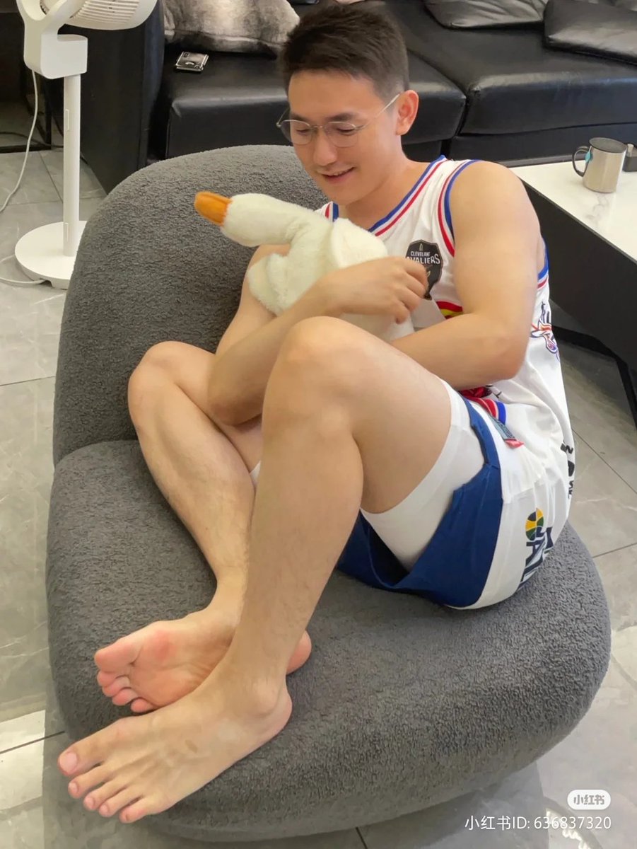 Asian Male Feet (@hkmngel) on Twitter photo 