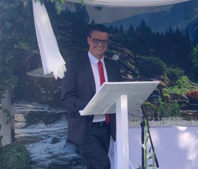 Un placer y un honor poder ejercer de maestro de ceremonia en el precioso enlace de Antonio y Santiago. Les deseo que la felicidad les sonría eternamente. ¡Felicidades pareja! ❤👬 #LaGranjaDeIngenio #Bodorrio #Amor #Felicidad