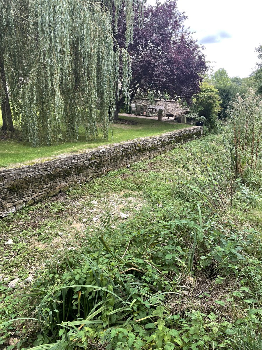 LisaMsettle's tweet photo. Another great day hiking, our #ThamesPathWalk has well and truly started. https://t.co/2gSc3CK1Fl
