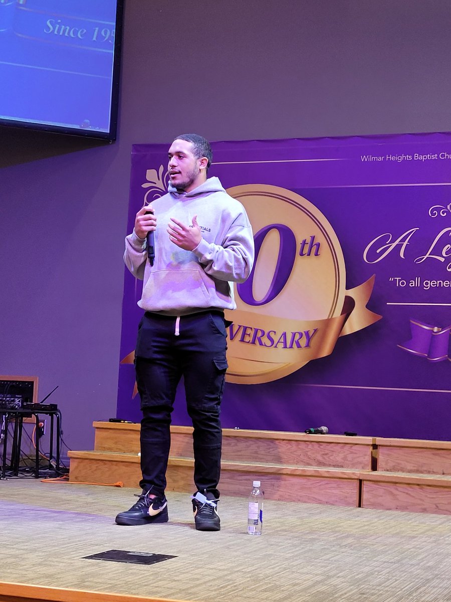 drtai2's tweet photo. It was a blessing at Wilmar to have our hometown kid @TorontoArgos RB @danieladeboboye share his Story for God's Glory with our Camp Imani Youth alongside with Recording Artist @ErrolLeemusic bringing the House down! Thanks for ministering to us so powerfully! #Back2ChurchSunday https://t.co/3Ec4rqx4Gx