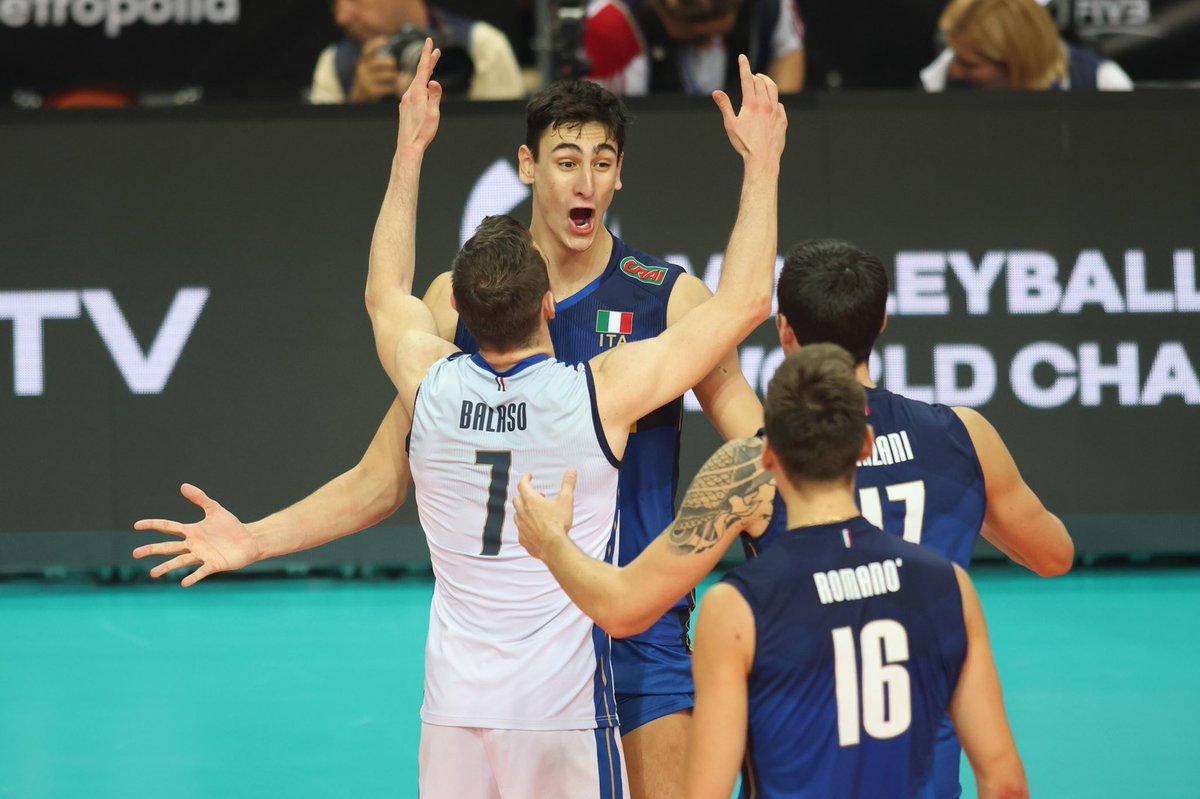✨ APOTEOSI MONDIALE ✨

L’Italia batte la Polonia 3-1 e conquista il quarto titolo iridato della sua storia! 🥇🇮🇹🏐

#MWCH2022 <a href="/Federvolley/">Federvolley ⭐️⭐️⭐️⭐️⭐️⭐️⭐️</a>