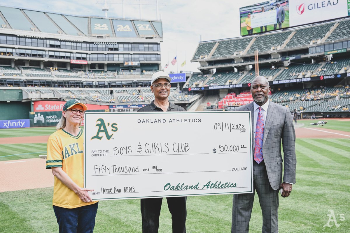 Today, <a href="/BGCO_Oakland/">BGCO</a> alumnus Dave Stewart joined <a href="/GileadSciences/">Gilead Sciences</a> to present a $50,000 donation to the community organization as part of the Home Run Heroes initiative.