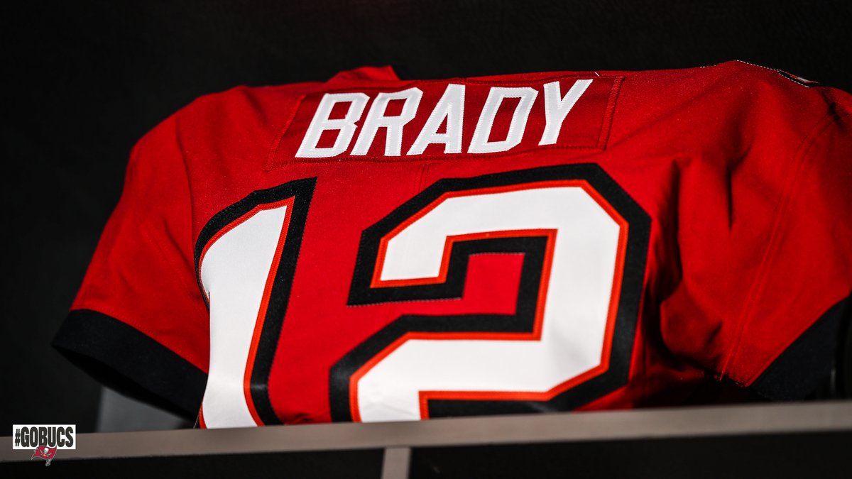 Buccaneers's tweet photo. 𝓼𝓮𝓮𝓲𝓷𝓰 𝓻𝓮𝓭 🔥 https://t.co/XTKwnGnm1D