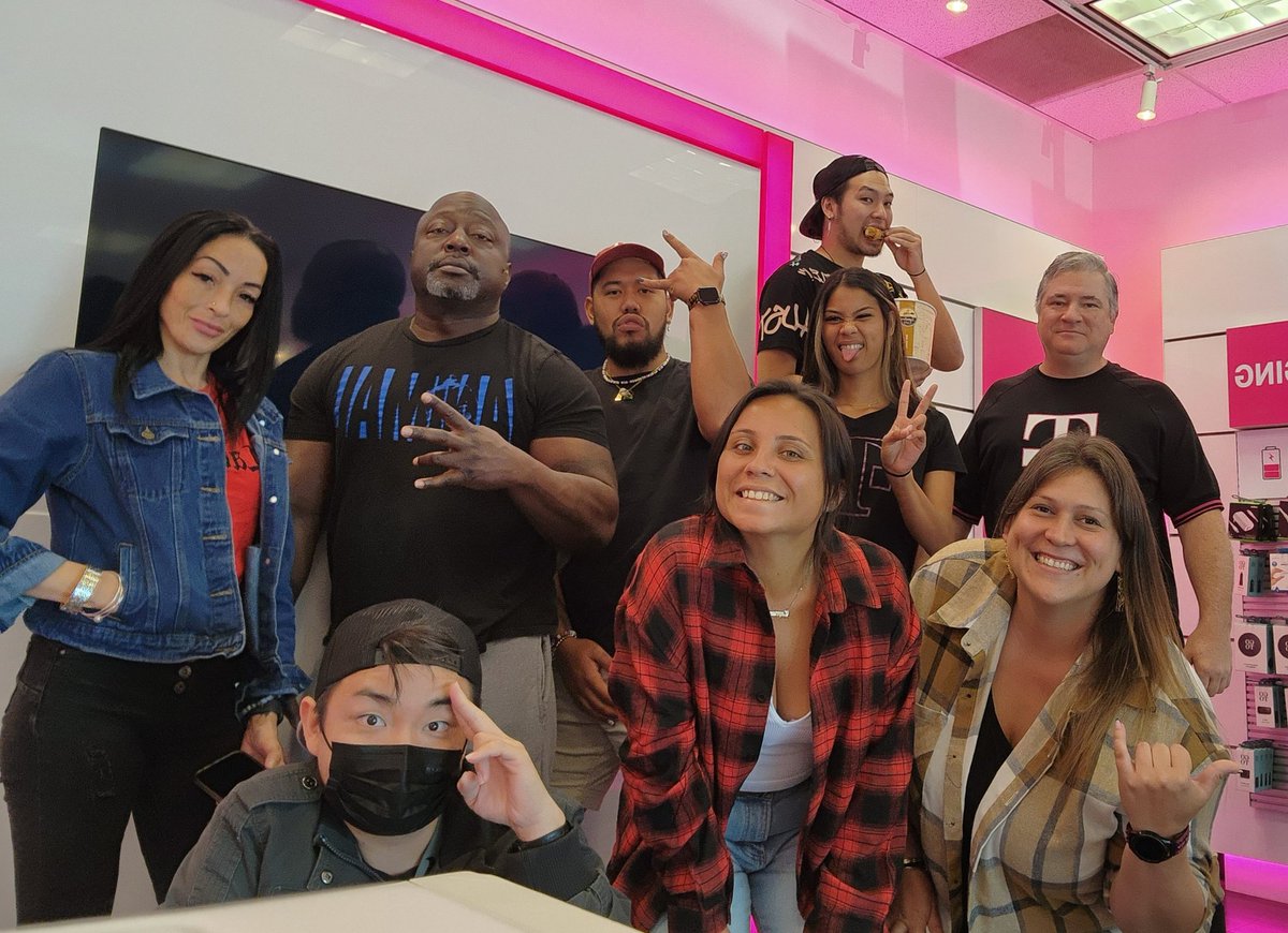Magenta Meeting 💗Love my hard working, work Ohana! We are ready to have a smashing September 💪 😎 🙌! #Team359 #HawaiiCentral #T-Mobile <a href="/tmobilecareers/">T-Mobile Careers</a> <a href="/TMobile/">T-Mobile</a>