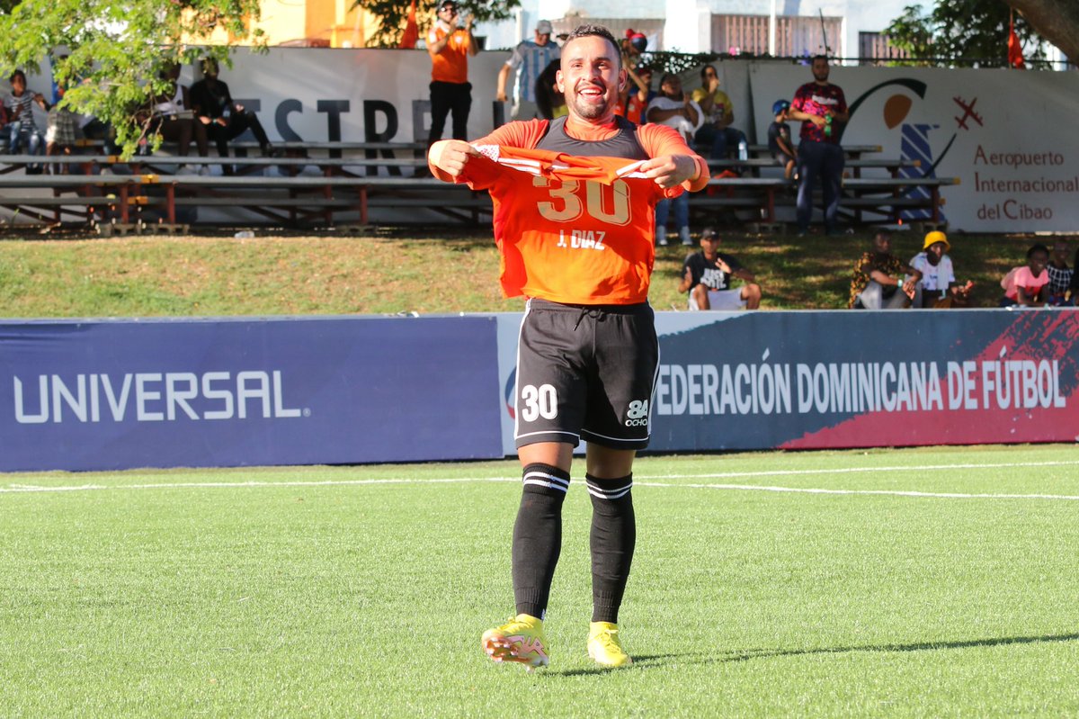 CibaoFC's tweet image. ⌚️54’ ¡Goooooool de Juan Díaz! #CibaoFC 2-1 #AtléticoPantoja #LDF22 #VivimosLaPasión