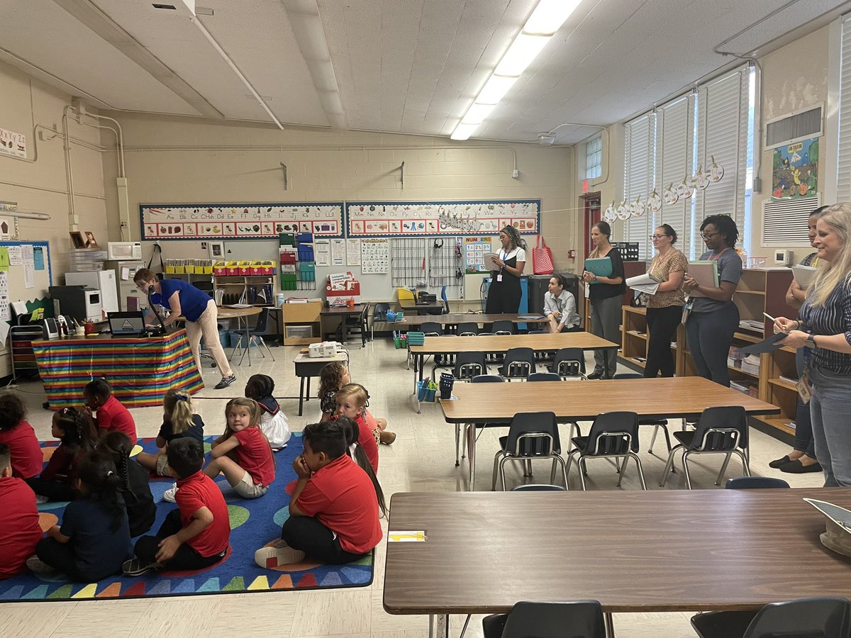 DualLanguageJax's tweet photo. Our first DL New Teacher Training &amp; Professional Development was a success! We learned how the Two-way Immersion Observation Protocol facilitates instruction towards meeting the three pillars of DL Ed. We observed lessons and visited classrooms that exemplify this approach. https://t.co/ZhpVpQm7jo
