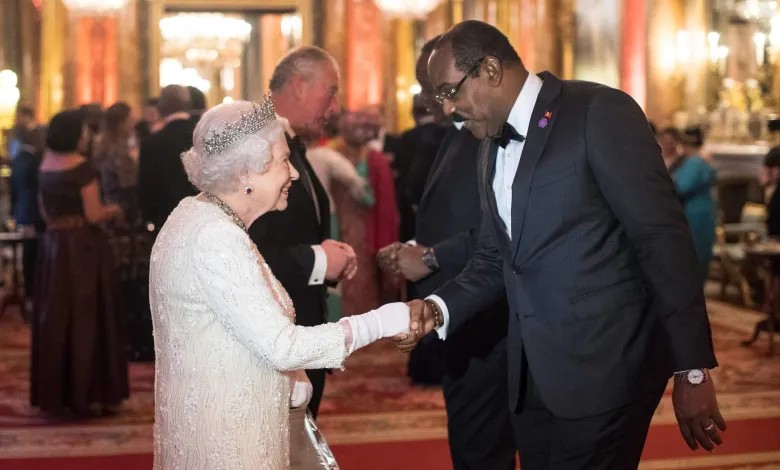 descifraguerra's tweet photo. 🇦🇬 Antigua y Barbuda anuncia referéndum sobre la monarquía 🇦🇬

El primer ministro de Antigua y Barbuda, Gaston Browne, ha declarado que convocará un referéndum para que el país se convierta en una república en los próximos tres años, tras la muerte de la reina Isabel II. https://t.co/L1MxYzN0j7