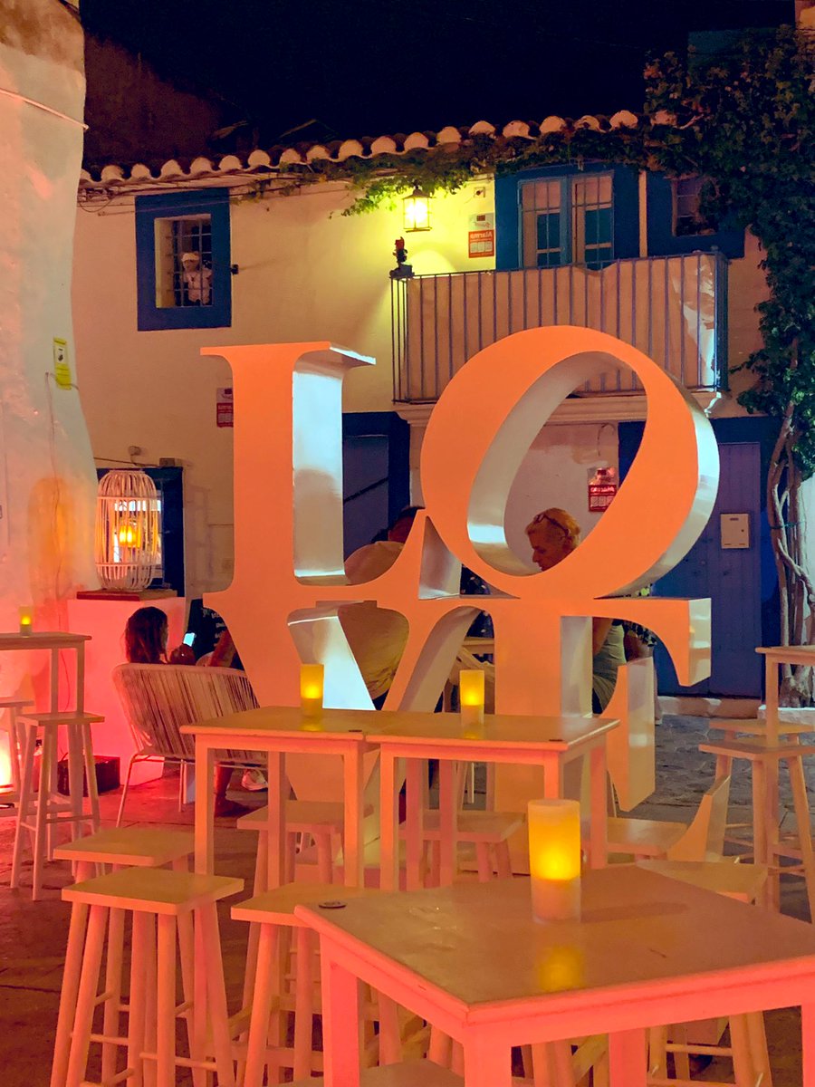 LauraPernasB's tweet photo. El mejor souvenir que te puedes llevar de vuelta 
Es la experiencia de haber estado
De haber sentido
De haber vivido.
“In the name of Love”
No solo es el nombre de una canción
Es un lema
De viaje  
De vida,
Porque profesar amor por lo que te hace ♾feliz
Hace que la VIDA 
LO SEA. https://t.co/dCLfJWXJtL
