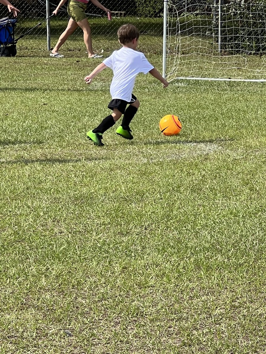 chasebell09's tweet photo. Enjoyed watching Chance play in his first soccer game today with @kinsssbreee https://t.co/eImiQipV6k