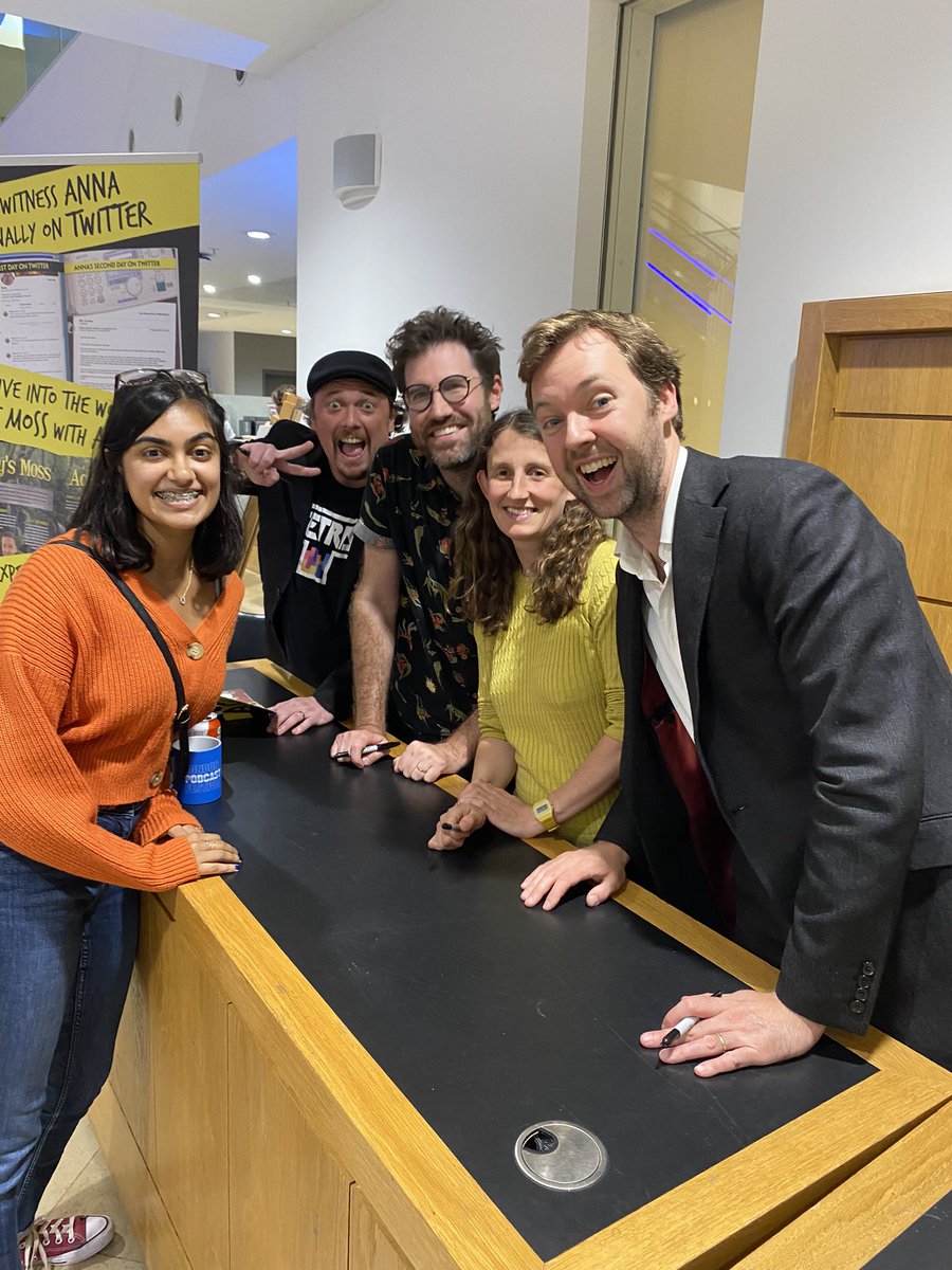IDhatariya's tweet photo. forget graduating from university, this was definitely the highlight of my week ๐คฉ๐คฉ
@JamesHarkin @Schreiberland @andrewhunterm @alexbell @nosuchthing #getannaontwitter #LondonPodFest https://t.co/QxkDdUsIAP