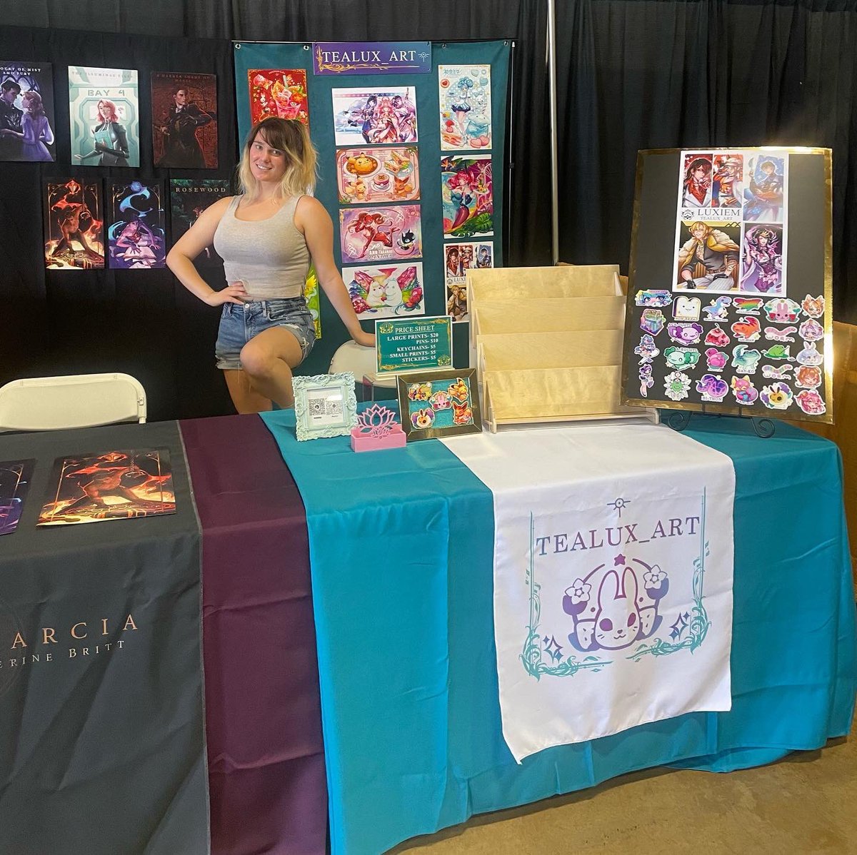 Tealux_Art's tweet photo. It’s was really cool that our booth was right next to the Luxiem meet & greet 😭✨💖photos of them setting up.
#luxiemfanart #luxiem #IkeEveland #VoxAkuma #ShuYamino #luxiemmeetandgreet #MystaRias #lucakaneshiro #anime #vtuber #fanart #animeimpluse #animeimpluse2022 #artistalley https://t.co/aMYQjY8Yee