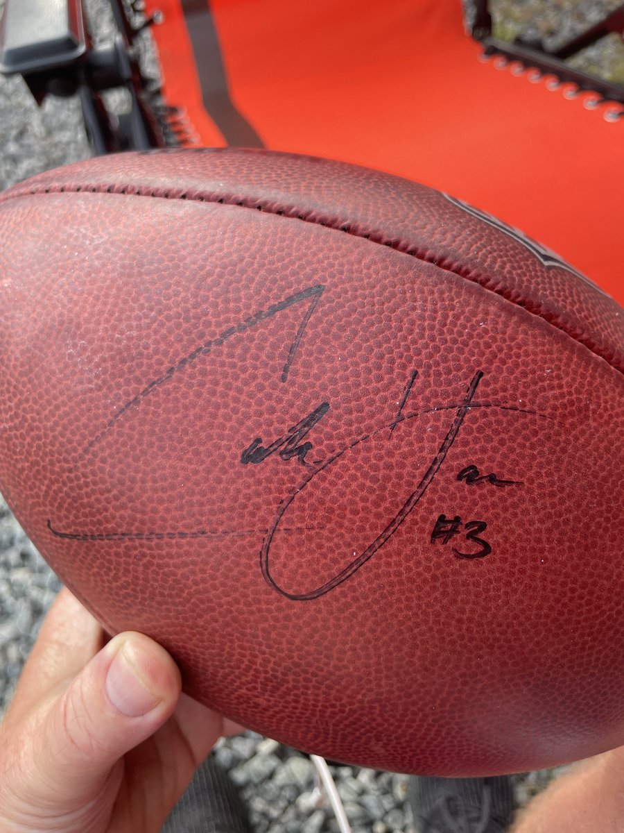PaulBrown_UK's tweet photo. I will be donating the sighed @YorkCade ball to the highest bidder  

Every penny goes to a Cleveland Charity …

Share the post and remember it could be the match winning kick of the first winning  #Browns game of the season in 18 years 👀 https://t.co/0qfC5mvHFq