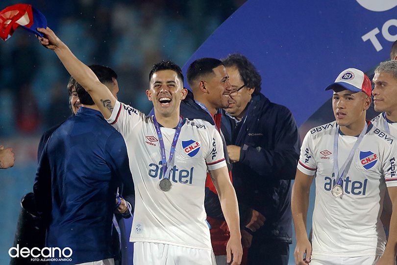 CNdeFhistoria's tweet photo. 🗓 11/09/2021

Debuta oficialmente en @Nacional, Diego "Torito" Rodríguez

Actual mediocampista de @Nacional

🏆1️⃣𝑻𝑰𝑻𝑼𝑳𝑶 𝑶𝑭𝑰𝑪𝑰𝑨𝑳
🏆 Intermedio 2022

📌 Disputó 48 partidos en el Decano entre 2021 y 2022

⚽️ 1 gol oficial

Felicidades Diego!

💻https://t.co/J3RW6cLOsa https://t.co/TFGbNhsT2y