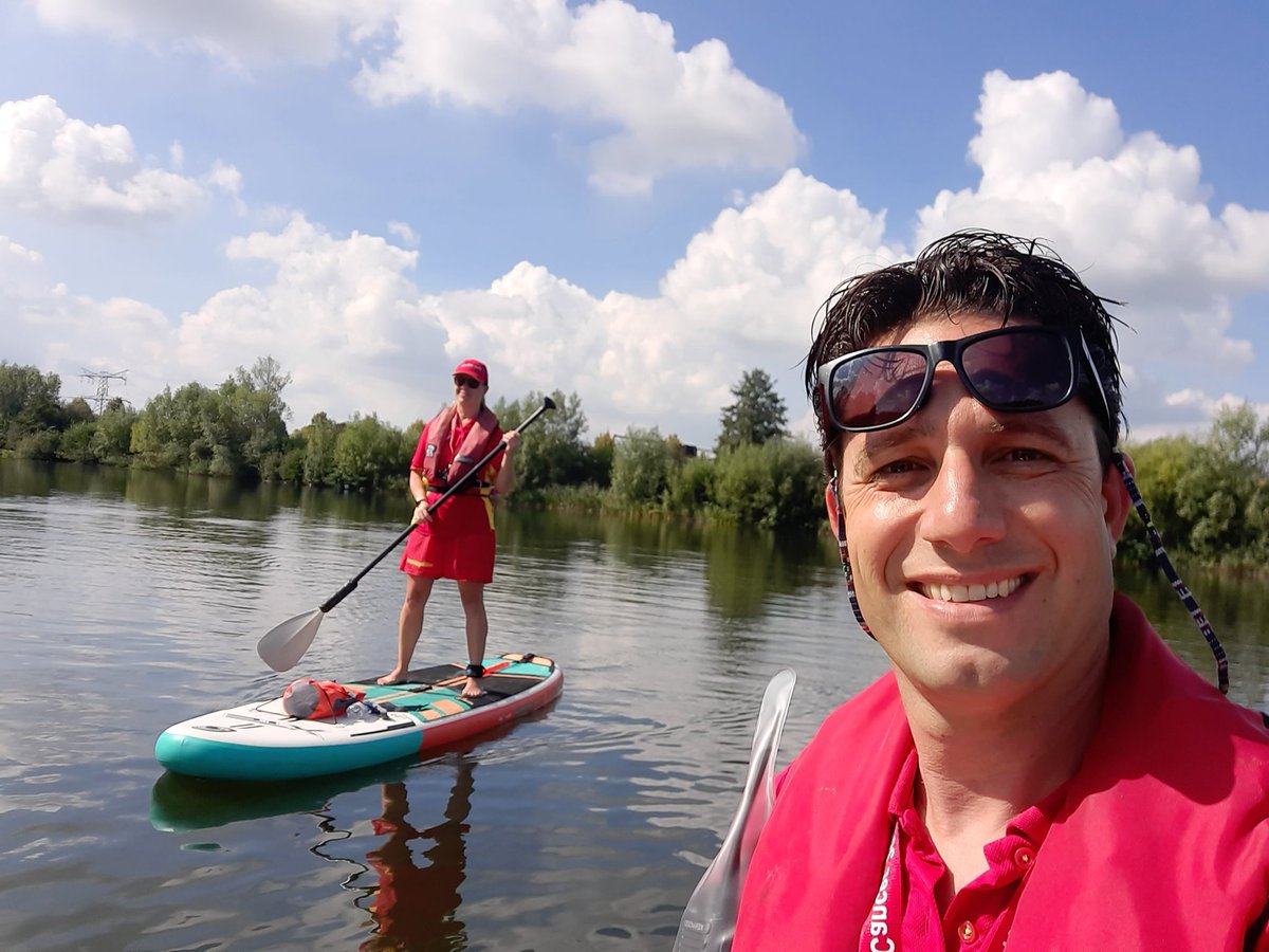 Marcvan51052249's tweet photo. Vandaag als lifeguard van @rbbreda74 @KNBRD de veiligheid verzorgd op een sup met nog 14 collega's bij @swimtofight076. Met belangeloze ondersteuning van @XploreSUP. Een fantastisch bedrag opgehaald voor dit mooie doel. Fijn om hier een bijdrage aan te leveren. https://t.co/1Qjvjcx2GU