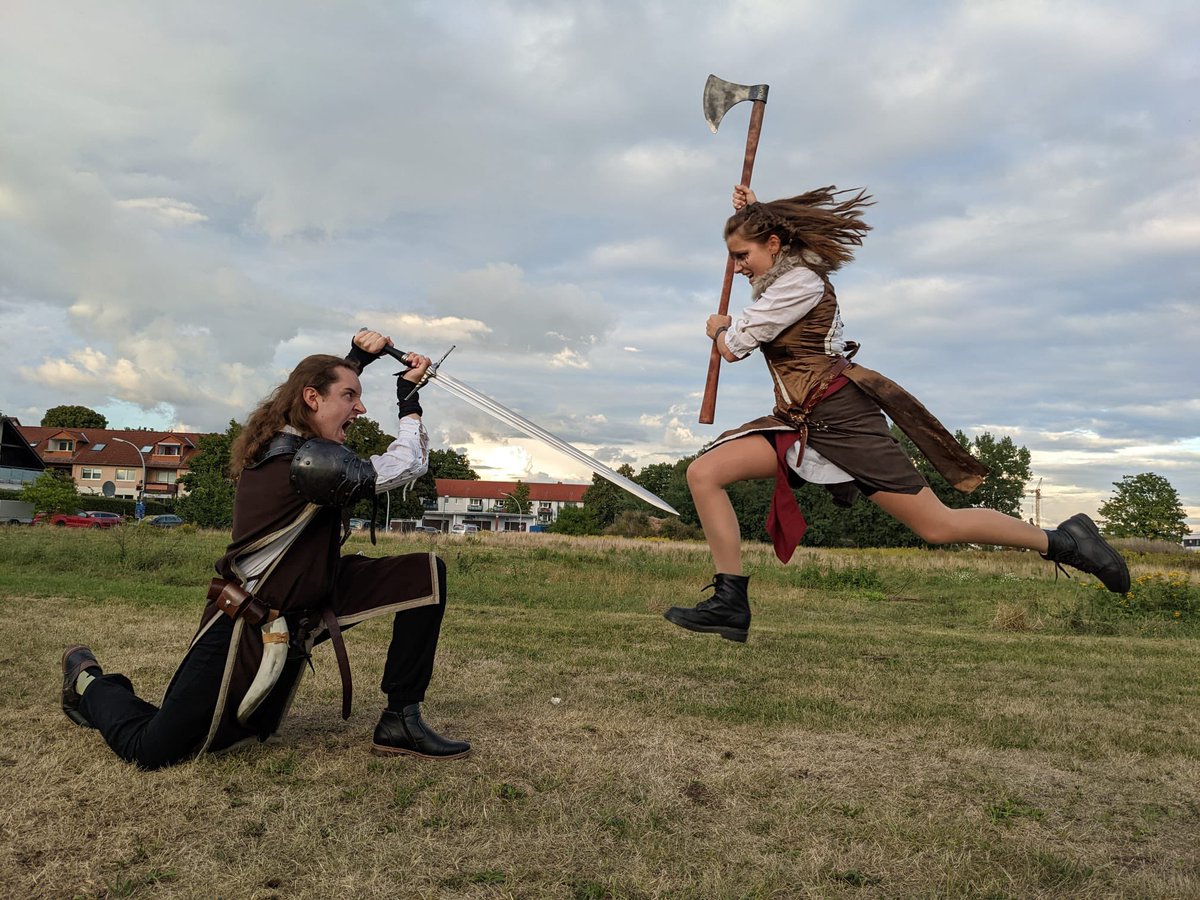 TheSauronRising's tweet photo. War mit Freunden auf dem Braunschweiger Mittelaltermarkt. Coole Bilder: https://t.co/xQXD4Q6BoU
