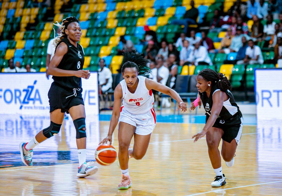 ferwabaRW's tweet photo. #RBLPLAYOFFS22
#GAME3
4th Q of the Game 3 and @regwomenbbc is very comfortable with a remarkable lead
#REGBBCW 55-36 #APRBBCW
#RBL https://t.co/Iol0F3jW3a