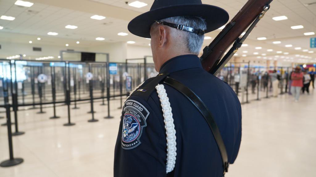 DFOSanJuan's tweet photo. On this solemn day, we joined @TSA San Juan and the @AeropuertoSJU community to remember all the lives that were lost, and all of those who gave their lives to save others on #September11. We will #NeverForget https://t.co/bHGrP3yQAb
