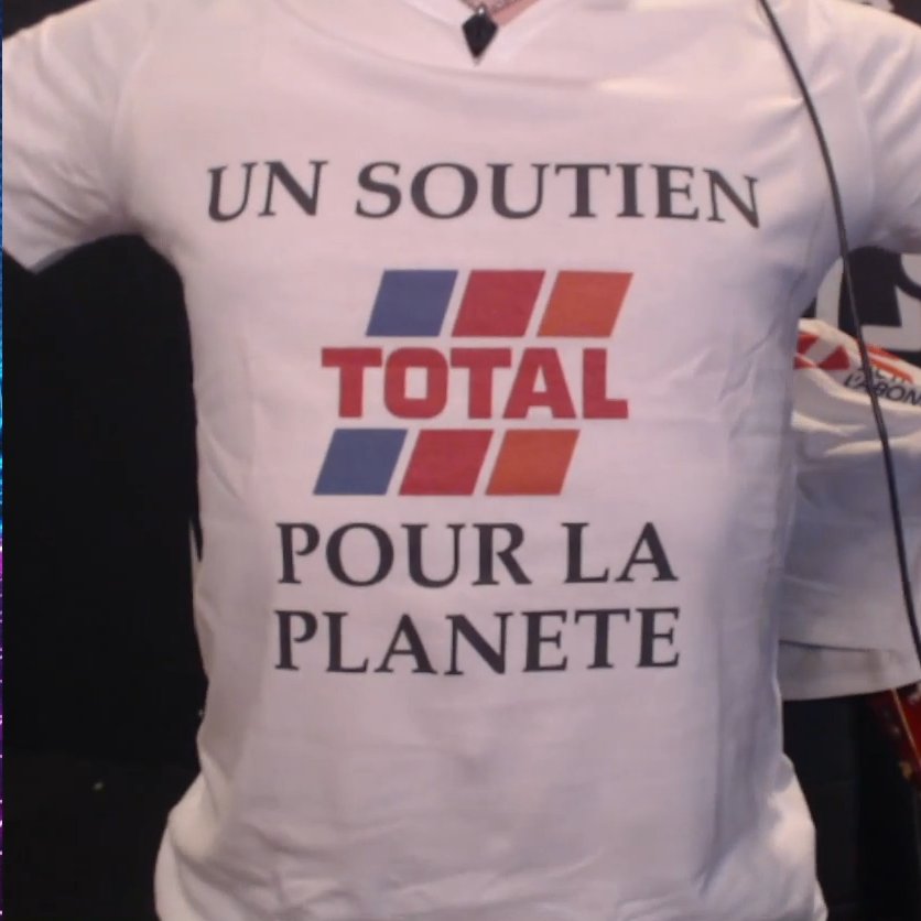 Briefouille's tweet photo. Petit thread des T-Shirt #ZEVENT22 imblocable et LEGENDAIRE du @RoiLennon ! (sera mis a jour au cours de l'event) 
Et je veux évidemment commencé par selon moi le meilleur : Le Lennon et un soutien TOTAL pour la planète https://t.co/iAlOp1Mr5r