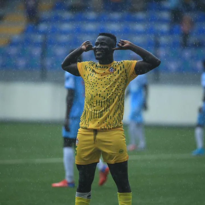 fa_kwara's tweet photo. Goals from Paul Samson (5) &amp; Wasiu Jimoh (17, 40) earns Kwara United a comprehensive 3-0 win against AS Douanes De Niamey of Niger Republic in the first leg Preliminaries of the @CAF_Online Confederations Cup played at the Mobolaji Johnson Stadium in Lagos. #TotalEnergiesCAFCC https://t.co/0yZnXBmpj6