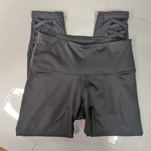 UniqueOffsets's tweet photo. So good I had to share! Check out all the items I'm loving on @Poshmarkapp #poshmark #fashion #style #shopmycloset #steiff: https://t.co/aHBVnnYkrH https://t.co/uWqZIpQaW6