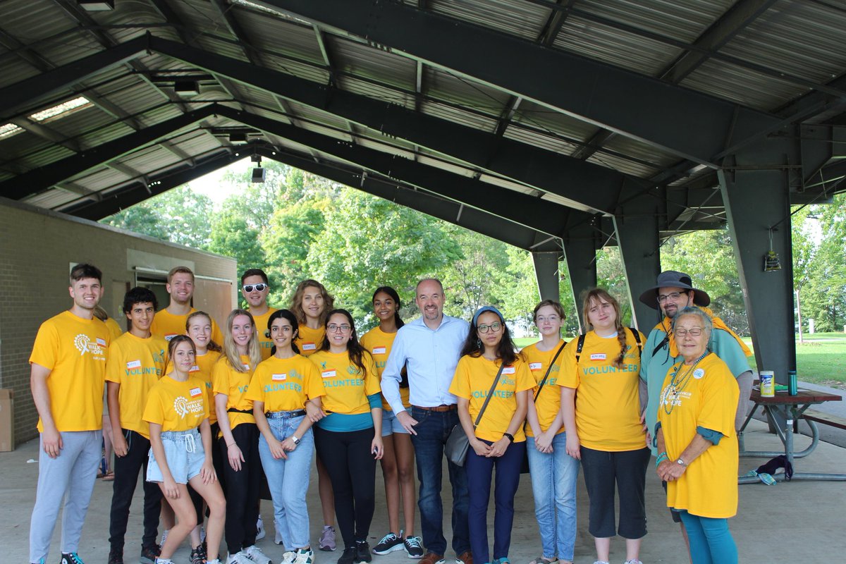 PriyankaYolmo's tweet photo. So proud to be a part of the Ovarian Cancer Walk of Hope in Kingston !
Cheers to @quovclub for organizing such a great event. #walkofhope @OvarianCanada 
Spreading awareness in every way we can ! https://t.co/szJhRDaIjO