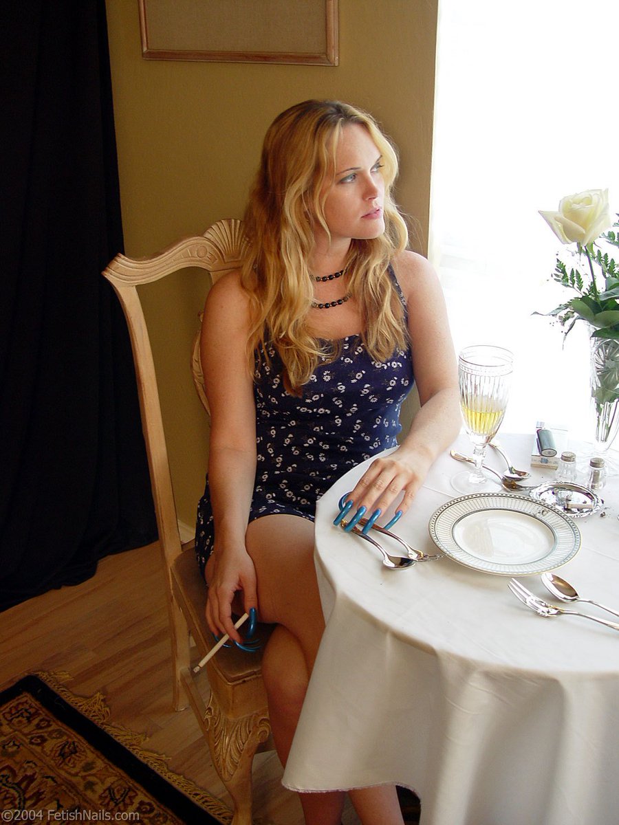 SweetLou on Twitter: “Cute blonde…”