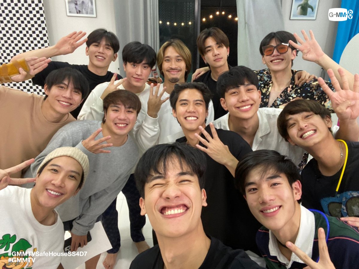 GMMTV's tweet image. นำภาพหมู่ของหนุ่มๆ #GMMTVSafeHouseSS4 มาส่งท้ายคืนนี้ค่ะ 😍
ขอให้คืนนี้นอนหลับฝันดีกันนะคะ
.
#GMMTVSafeHouseSS4D7
#GMMTV