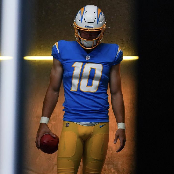 LAChargers_AFC's tweet photo. #BoltUp LFG #JustinHerbert https://t.co/TzqYb1rbMT