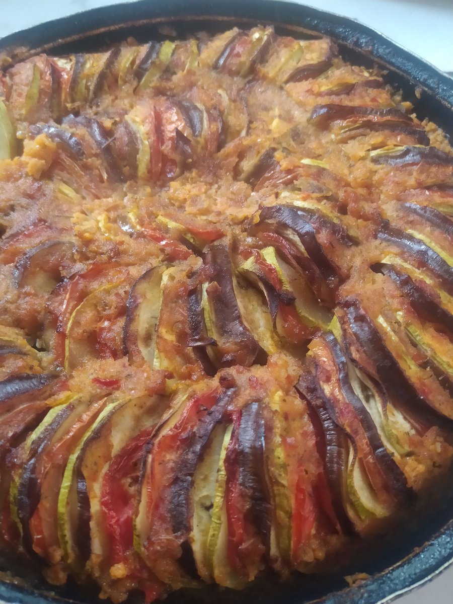 92lbss's tweet image. Ratatouille recién salido del horno papá!