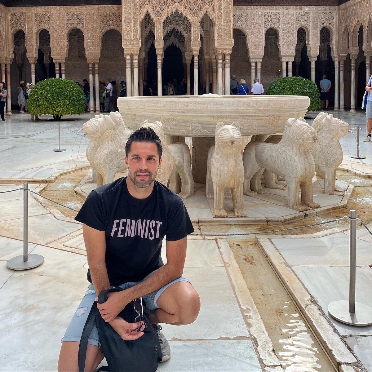 adolfopablos's tweet photo. Hay lugares que son literalmente una maravilla ✨✨✨✨
#pickoftheday #holidays #vacation #photoremember #summer #summer22 #granada #alhambra #alhambrapalace #leones #fuentedelosleones #sunday #😎 #🌞 #👌 #✨ #❤️ https://t.co/RpM3NwOqED