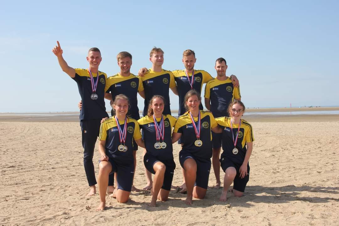 Dit weekend heeft Reddingsbrigade Oss meegedaan aan het NK Ocean te Ouddorp. Bij deze Nederlandse Kampioenschappen zijn maar liefst twaalf medailles binnengehaald, waarvan zeven gouden medailles.

Gefelicteerd allemaal met dit mooie resultaat!