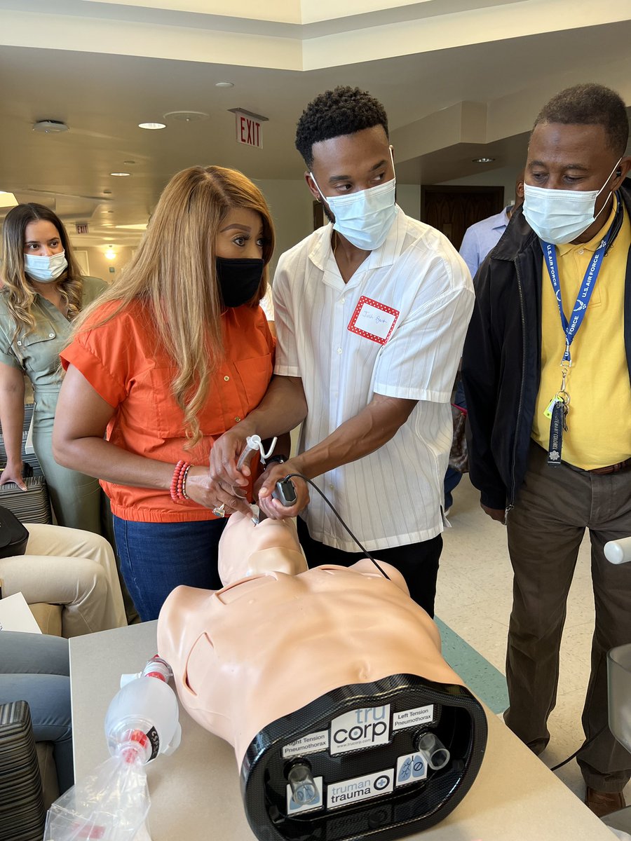UNC Anesthesia Family Day is back! CA-1s invited their friends and family to learn more about their career in anesthesiology. They were provided with hands on workshops, hi fidelity simulations and Q&A sessions with a panel of senior residents and their significant others.