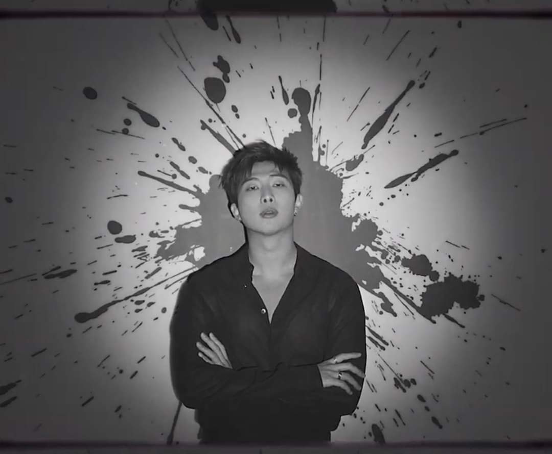 Na_fi__sa's tweet photo. Happy birthday namjoon🥳🥳

#HappyBirthdayNamjoon 
#HappyNamjoonDay https://t.co/g3SXclfvt7