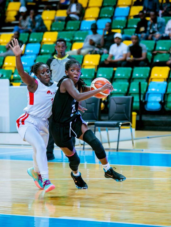 ferwabaRW's tweet photo. #RBLPLAYOFFS22
#GAME3 Winner is @regwomenbbc
2-1 @AprBasketball Game 4 on Wednesday.
FT
#REGBBCW 71-44 #APRBBCW
#RBL https://t.co/5rvWg7FjrF