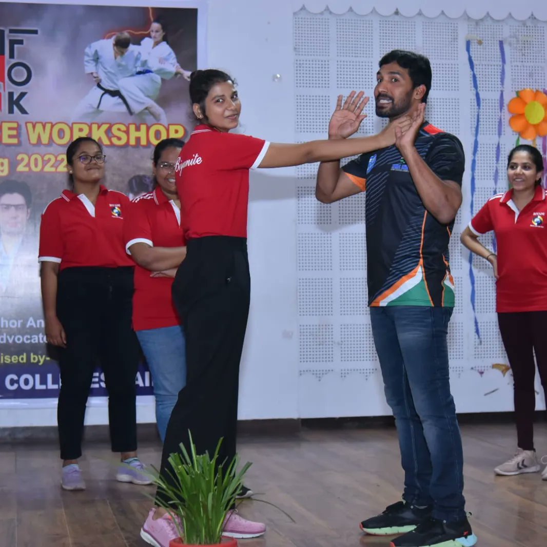 AlphaVictorVA's tweet photo. Recent Self Defense Camp organised in Jaipur.... Real Women Empowerment... Many more such camps to be organised across the country in coming months... https://t.co/4wZFI78BB0