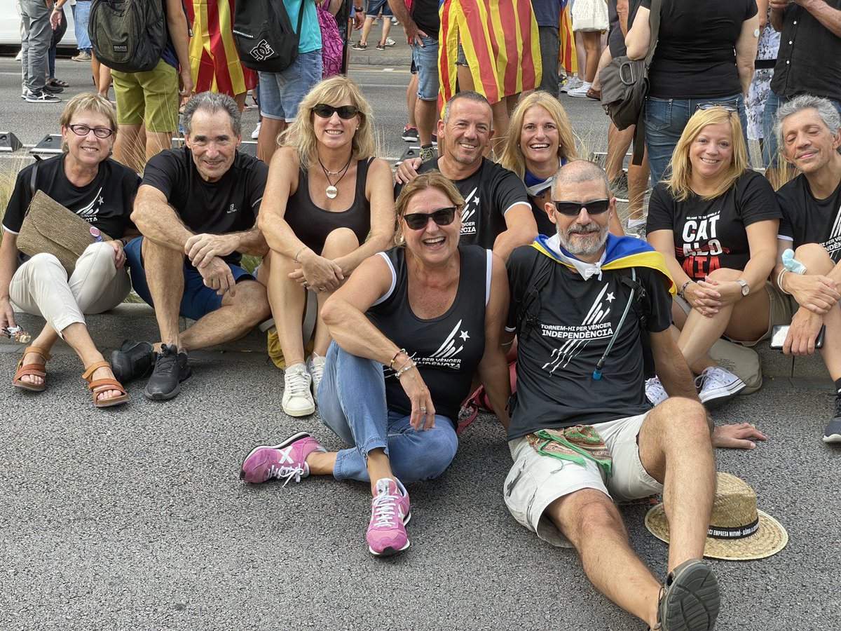El futur de Catalunya el decideix el poble de Catalunya, i ningú no ho podrà impedir.
💪 Tenim molt clar que defensem el mateix que fa cinc anys i  per això som avui aquí, vam votar i vam guanyar.
#TornemhiPerVèncer #Diada2022 #11S