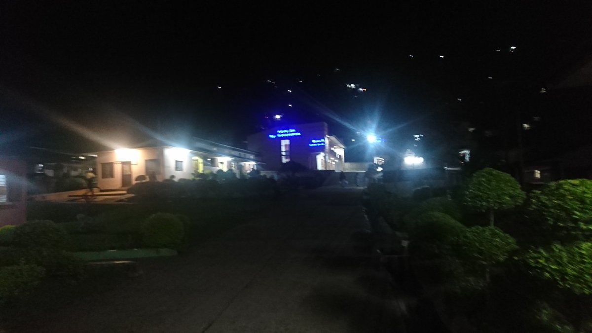 Nick_KingYNK's tweet photo. 🇨🇩#RDC 📌#SudKivu
✨#Bukavu 🏨#HPGRB
📅 11.09.2022
🕑 1 9 : 0 0
Le Pavillon MUNZIHIRWA by night.
De logements adaptés aux personnes de mobilité réduite, avec des accès accessible en fauteuil roulant.
S/ La MV
@benjimk @TheoKASI
#LetsGuides #VisitDRC #VisitCongo #VisitKivu https://t.co/N8yjH5naTi