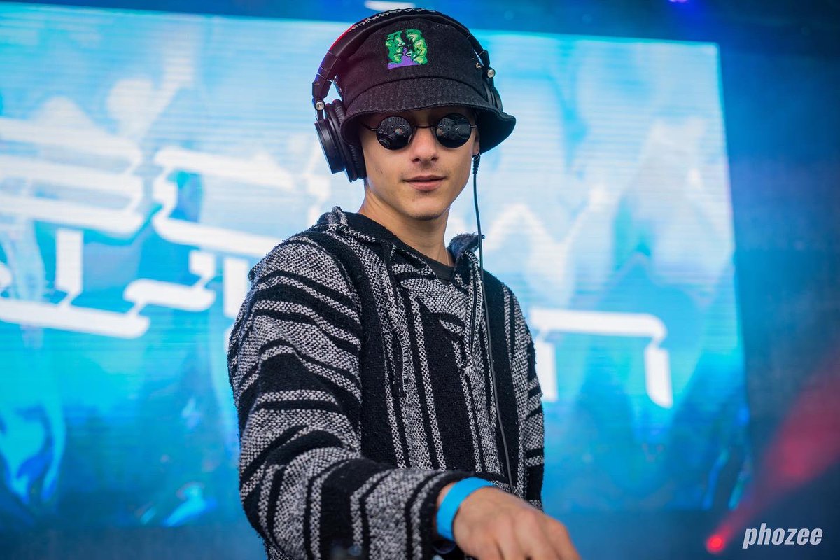 backwhennn's tweet photo. @highgroundfest 🦩 https://t.co/pLCbSQUYtA