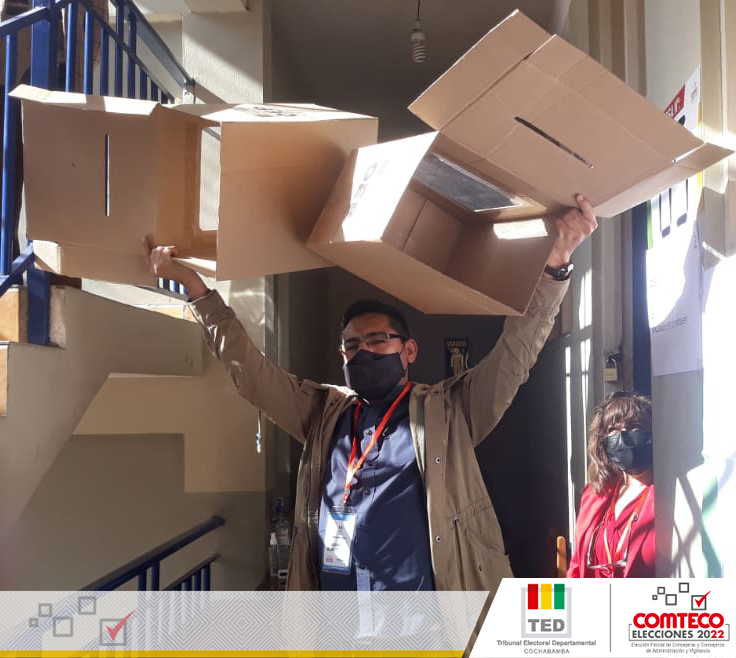 TEDCochabamba's tweet photo. Así se desarrolla la jornada de votación en los distintos  recintos electorales, elecciones COMTECO R.L. 2022.
#TEDCochabamba
#eleccionesCOMTECO2022 https://t.co/CaSA7v2rxP