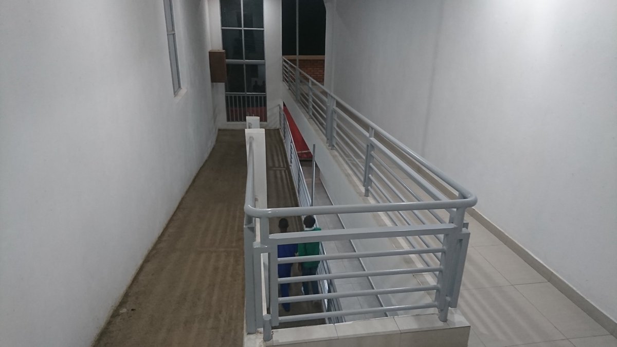 Nick_KingYNK's tweet photo. 🇨🇩#RDC 📌#SudKivu
✨#Bukavu 🏨#HPGRB
📅 11.09.2022
🕑 1 9 : 0 0
Le Pavillon MUNZIHIRWA by night.
De logements adaptés aux personnes de mobilité réduite, avec des accès accessible en fauteuil roulant.
S/ La MV
@benjimk @TheoKASI
#LetsGuides #VisitDRC #VisitCongo #VisitKivu https://t.co/N8yjH5naTi
