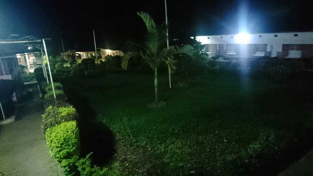Nick_KingYNK's tweet photo. 🇨🇩#RDC 📌#SudKivu
✨#Bukavu 🏨#HPGRB
📅 11.09.2022
🕑 1 9 : 0 0
Le Pavillon MUNZIHIRWA by night.
De logements adaptés aux personnes de mobilité réduite, avec des accès accessible en fauteuil roulant.
S/ La MV
@benjimk @TheoKASI
#LetsGuides #VisitDRC #VisitCongo #VisitKivu https://t.co/N8yjH5naTi