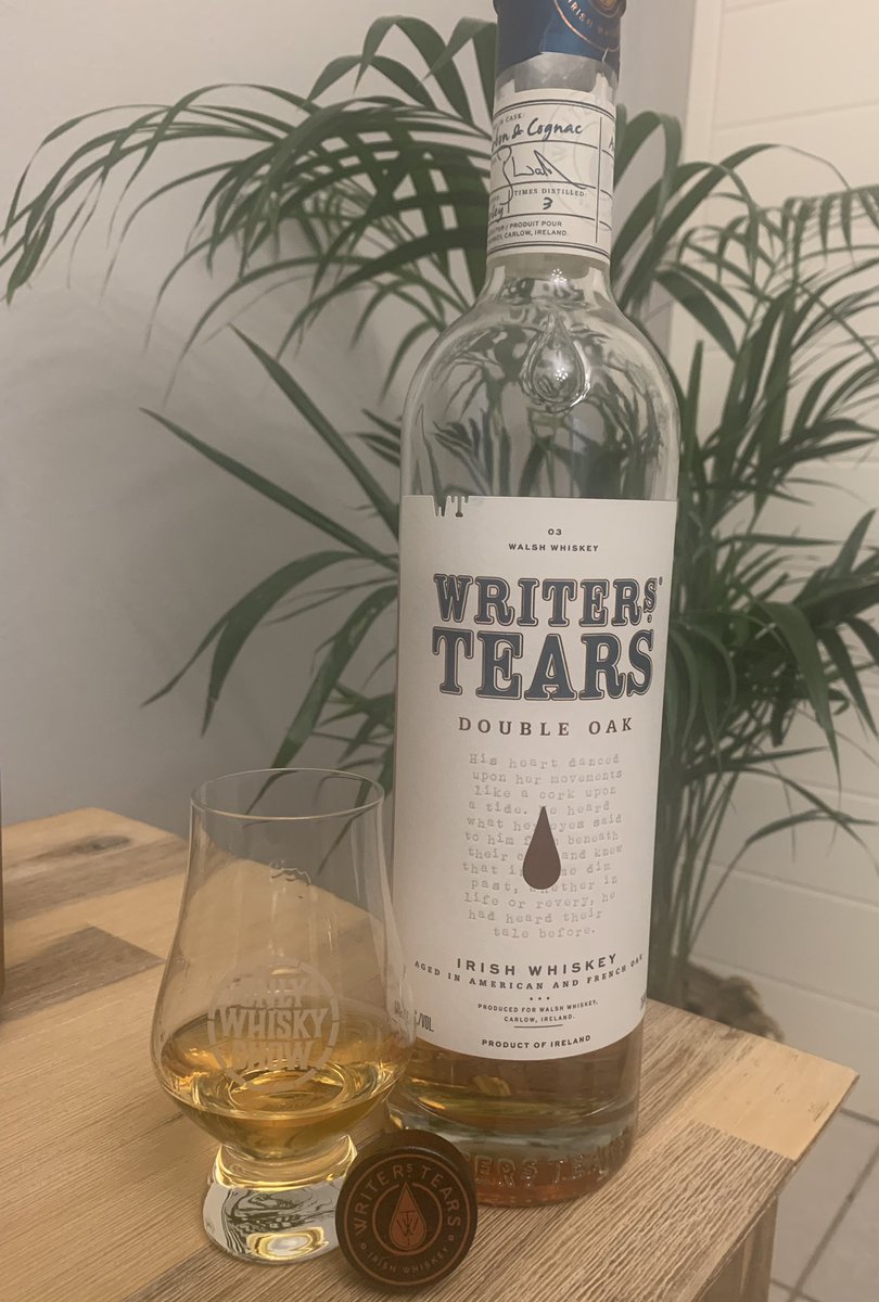 MrLeoSoul's tweet photo. A unique mixture of single pot still and single malt whiskeys that is matured bourbon and cognac casks. Taking it back to the classical Irish blended whisky. A perfect whisky that can be enjoyed by both Irish and Single Malt lovers #writerstears #doublecask https://t.co/cnQKzIN3Gg