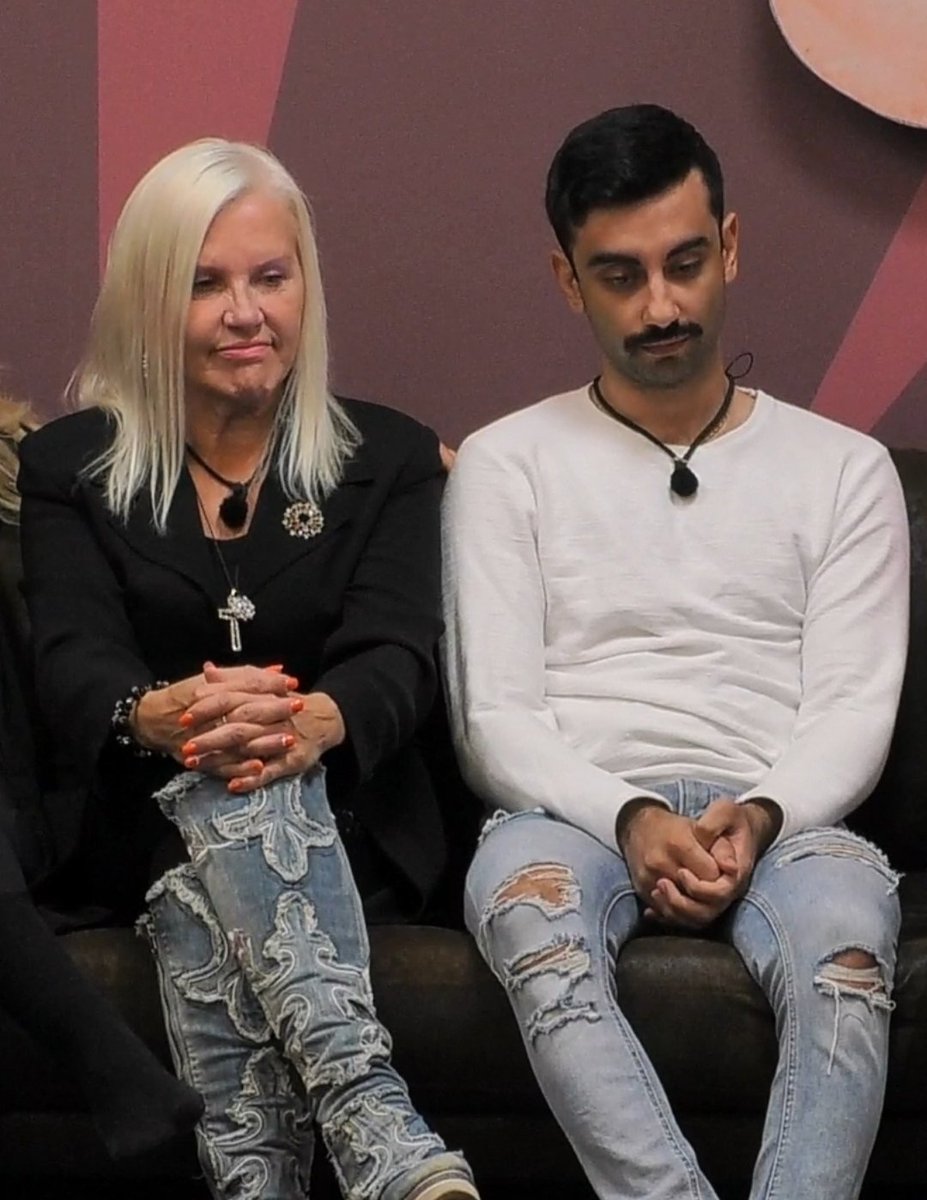 ytrewq96237146's tweet photo. #bbsuomi #bbtuula #bbruzbeh Tuula joutaa ulos talosta! https://t.co/fW37BHXzGI