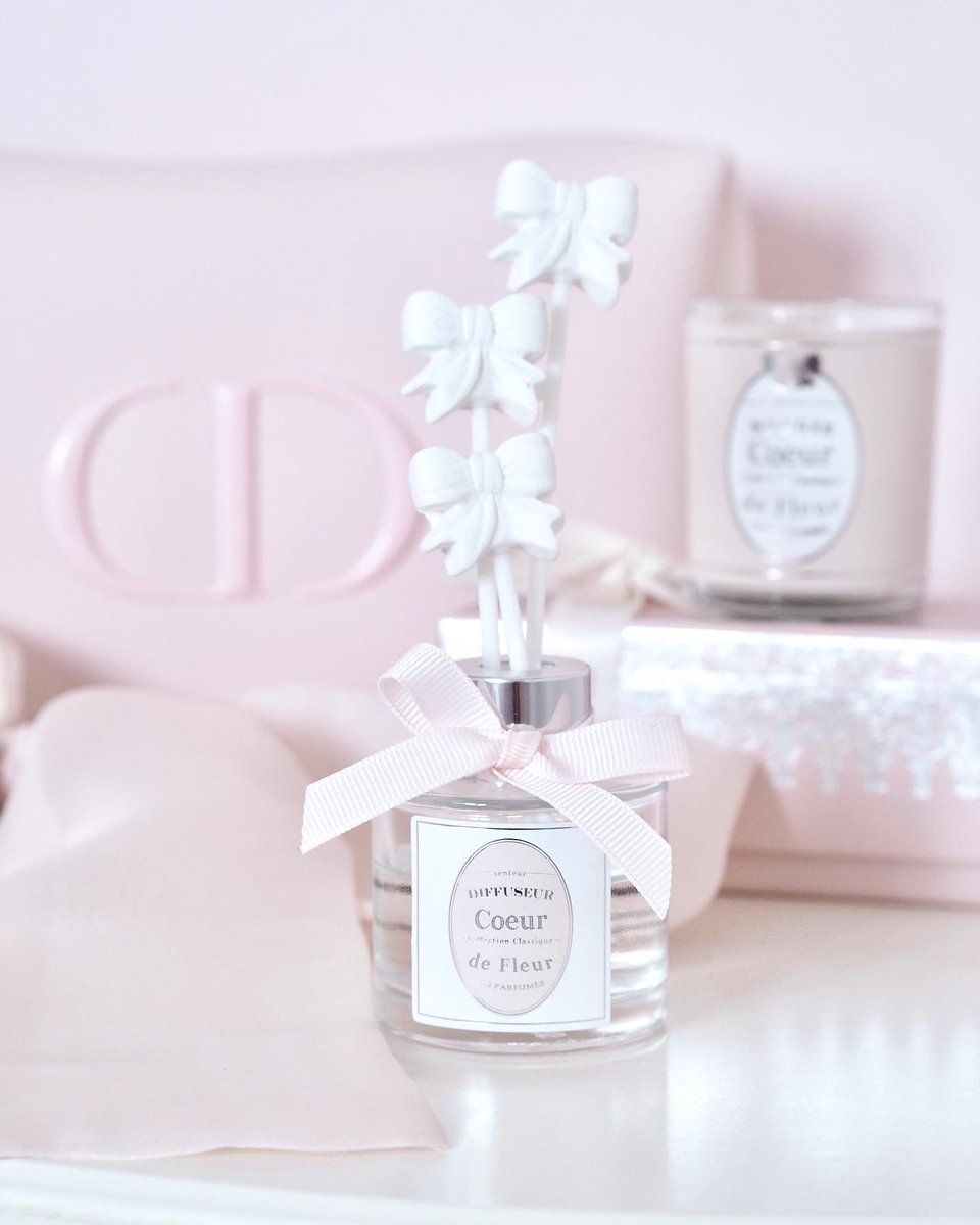FreyaGoodacre's tweet photo. 𝒞𝑜𝑒𝓊𝓇 𝒹𝑒 𝒻𝓁𝑒𝓊𝓇 🌸 she has a flower heart &amp; pink aura all wrapped up in a bow ~ gentle, feminine, loving &amp; soft! 🤍🎀 https://t.co/79DeUfA6qO