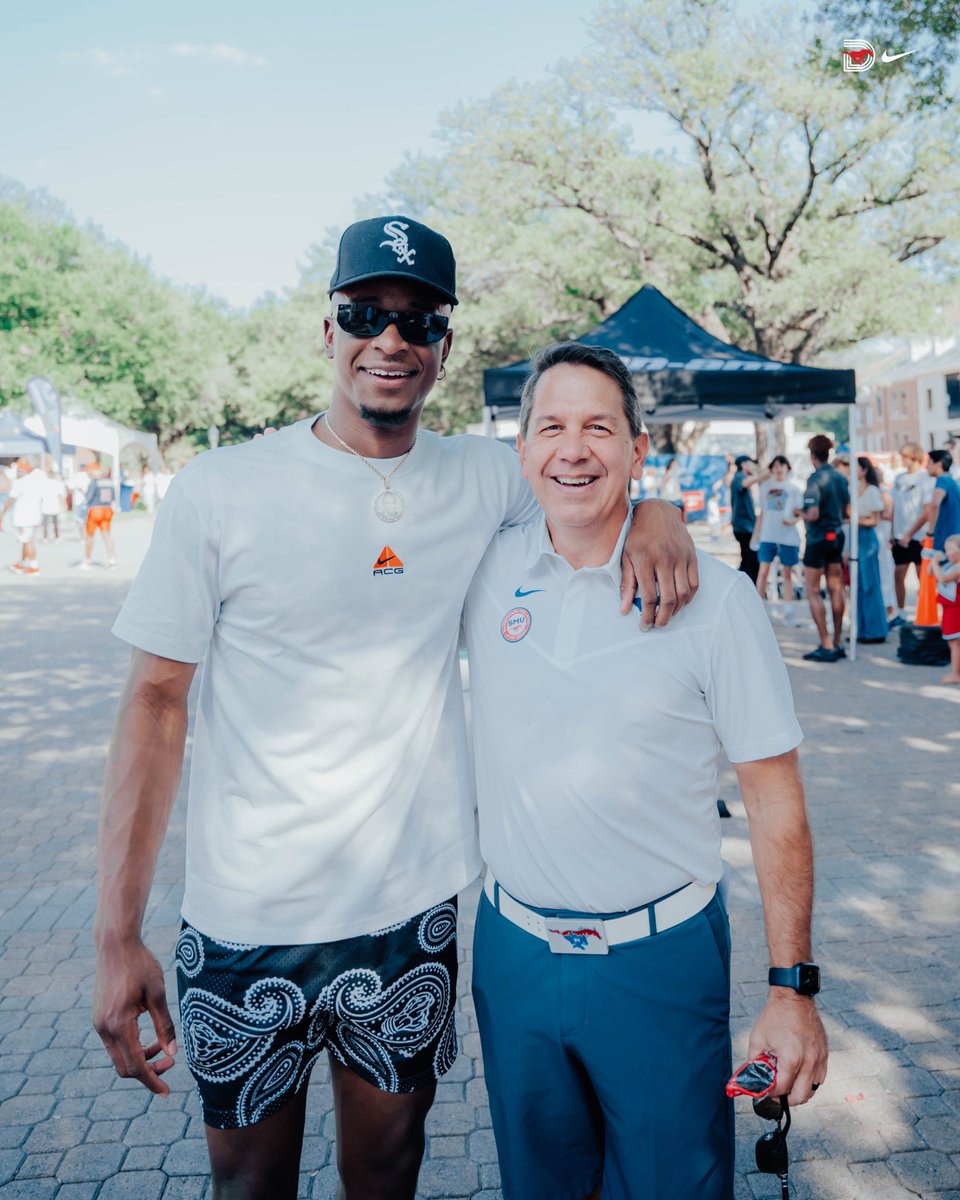 SMU Basketball (@smubasketball) on Twitter photo From the 𝐛𝐨𝐮𝐥𝐞𝐯𝐚𝐫𝐝 to 𝑭𝒐𝒓𝒅 𝑺𝒕𝒂𝒅𝒊𝒖𝒎 nothing like a 𝗦𝗠𝗨 𝗵𝗼𝗺𝗲 𝗴𝗮𝗺𝗲!
Congrats to our <a href="/smufb/">SMU Football</a> on starting off the season 2-0‼️
#ponyupdallass From the 𝐛𝐨𝐮𝐥𝐞𝐯𝐚𝐫𝐝 to 𝑭𝒐𝒓𝒅 𝑺𝒕𝒂𝒅𝒊𝒖𝒎 nothing like a 𝗦𝗠𝗨 𝗵𝗼𝗺𝗲 𝗴𝗮𝗺𝗲!
Congrats to our <a href="/smufb/">SMU Football</a> on starting off the season 2-0‼️
#ponyupdallass