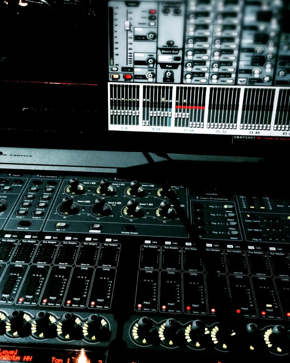soundcomx's tweet photo. Otro show perfecto ✔️
.
.
.
.
.
.
#Mixing #Mixer #Avid #Venue #sc48 #DigitalMixing #AudioLife #AudioEngineer #AudioRental #SoundCO #SoundCompany #PrivateEvents #socialevents #concerts #Audio #rentalcompany https://t.co/t9bcpN5JSH