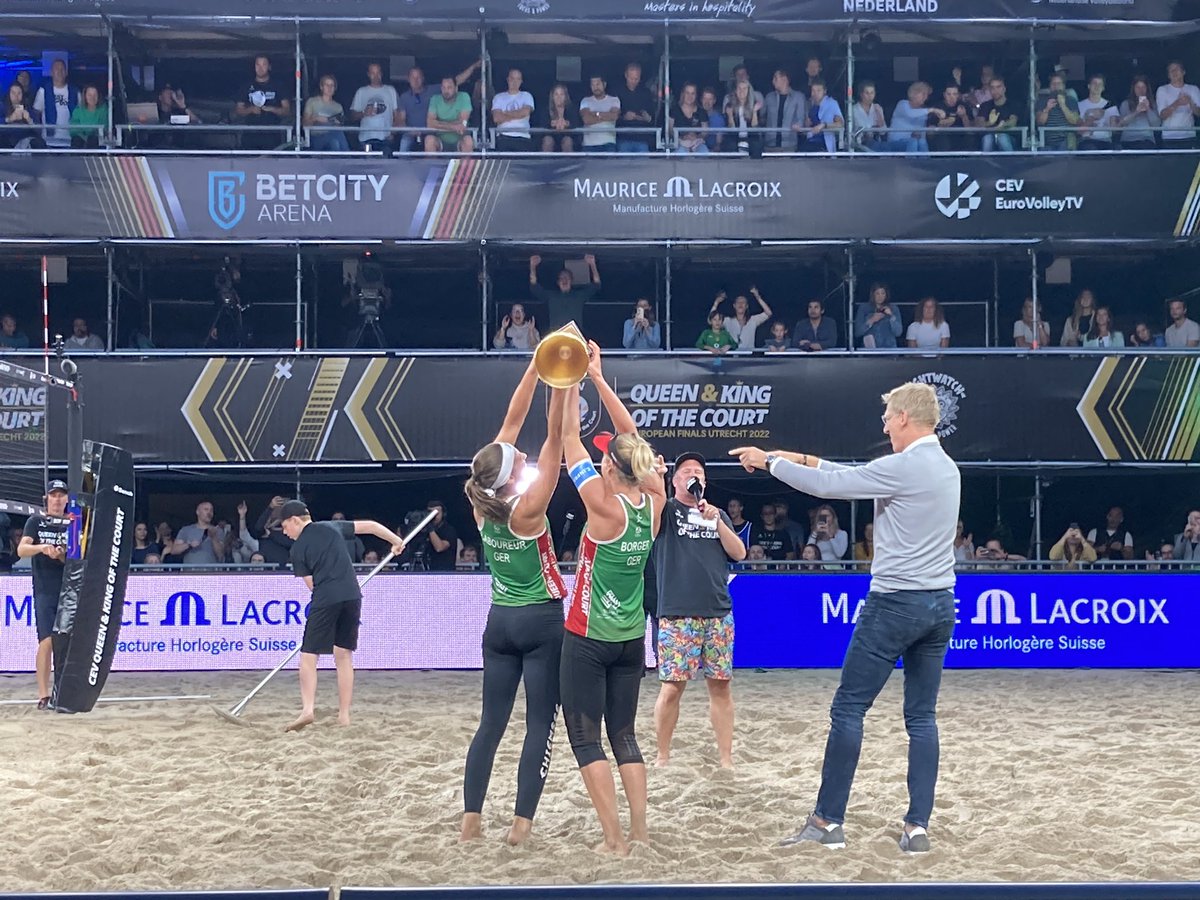 Duitsland wint EK King of the Court en is dus Queen of the Court! Wat een mooie sport is dit en wat een sfeertje!! <a href="/nlbeachvolley/">Beachvolleybal</a> <a href="/nevobo/">Nevobo</a>