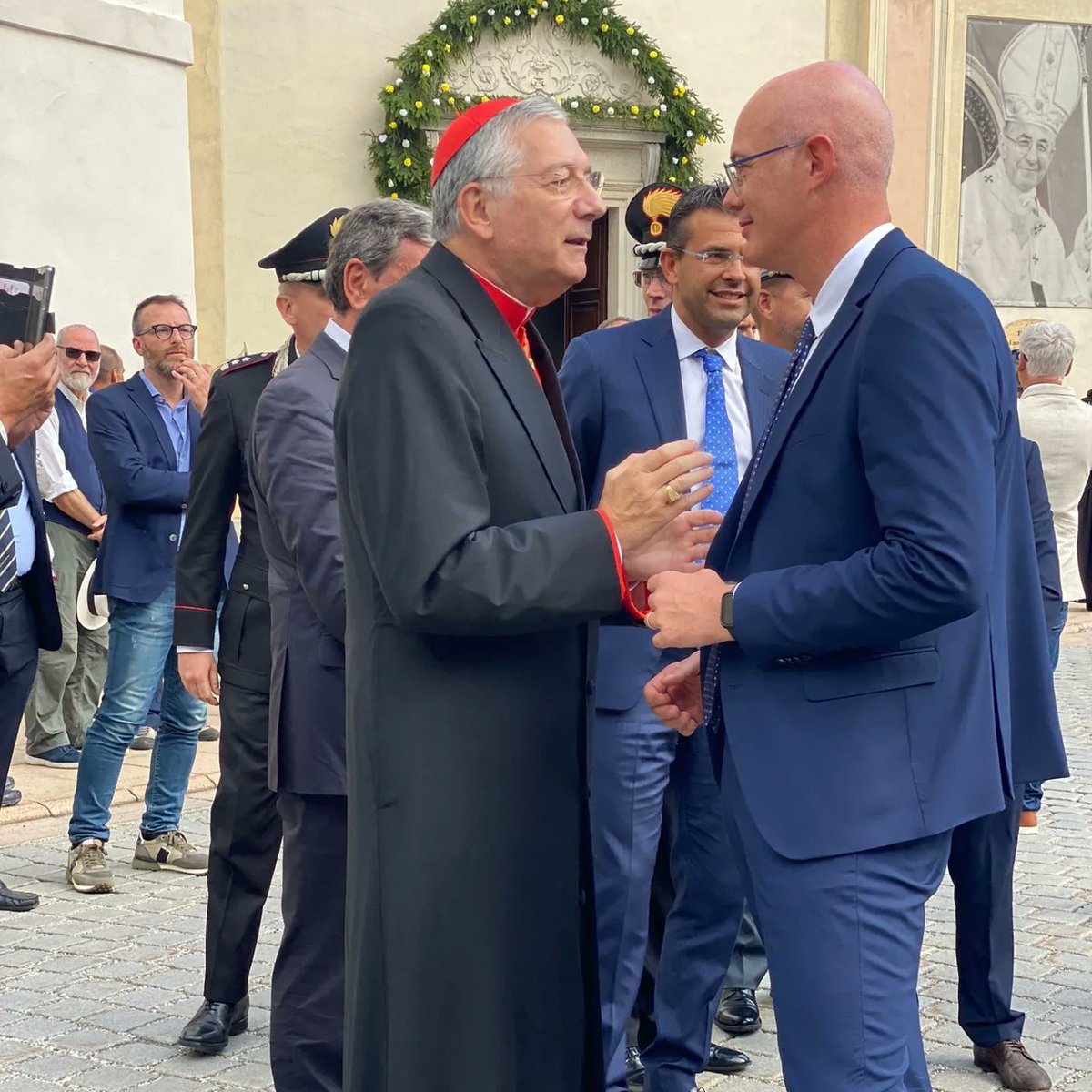 A distanza di una settimana dalla #beatificazione di Papa Giovanni Paolo I, oggi ho partecipato a Canale D'Agordo, sua città natale, alla celebrazione della messa per la beatificazione.
facebook.com/10004452888541…