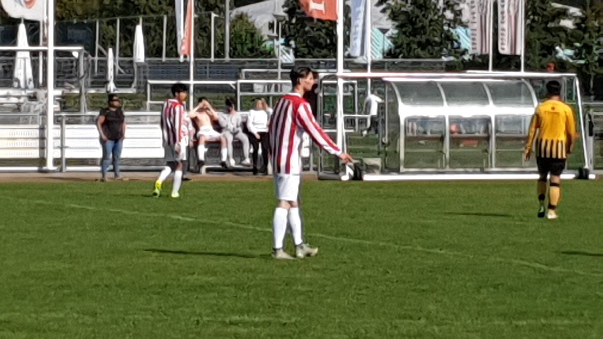 JPvanAlten's tweet photo. Vandaag bij @svdenhoorn JO23-3 in de beker tegen @hvv JO23-1. Veel doelpunten tegen, dus maar gewoon rustig blijven en doorwerken naar beter voetbal. https://t.co/3EmJ5YbDfK